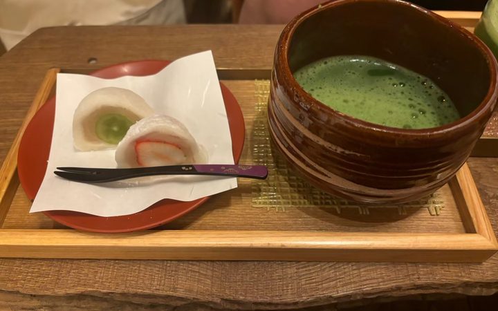 お茶屋カフェの抹茶とわらび餅