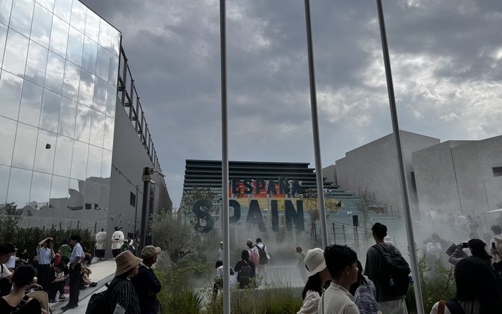 スペイン館のミスト演出