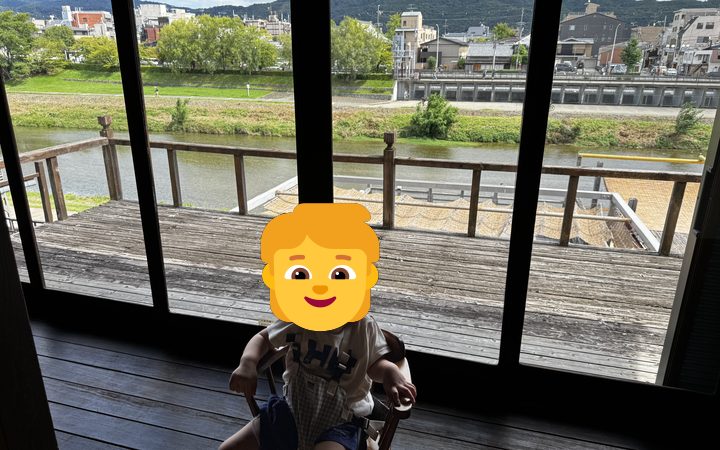 京都・鴨川と川床、一気に時間軸が変わる